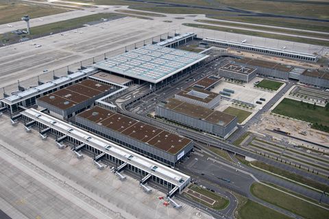 Haupstadtflughafen BER im Süden von Berlin