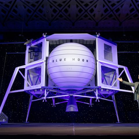 Jeff Bezos zeigte bei dem Event das erste Mal den Mondlander Blue Moon