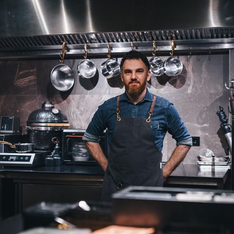 René Frank und sein Geschäftspartner Oliver Bischoff eröffneten 2016 die "Coda". Frank ist der erste Chef-Patissier, der mit einem reinen Dessert-Restaurant 2019 einen eigenen Michelin-Stern erhält. 2020 erfolgte dann der zweite Michelin-Stern. Von 2010 bis 2016 war er Chef-Patissier im Osnabrücker Gourmet-Restaurant "La Vie" (mittlerweile geschlossen). Im Jahr 2013 wurde er vom Gault-Millau zum "Patissier des Jahres" und 2016 zum "Patissier des Jahres" von BuscheVerlag ernannt.