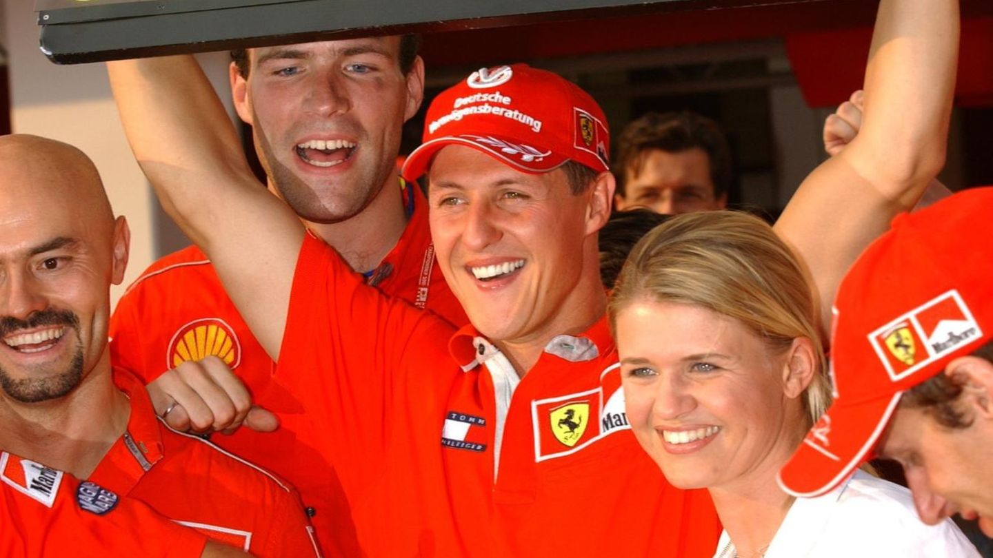 Michael Schumacher feiert 2001 seinen WM-Titel