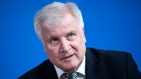 news - seehofer zu is-kämpfern