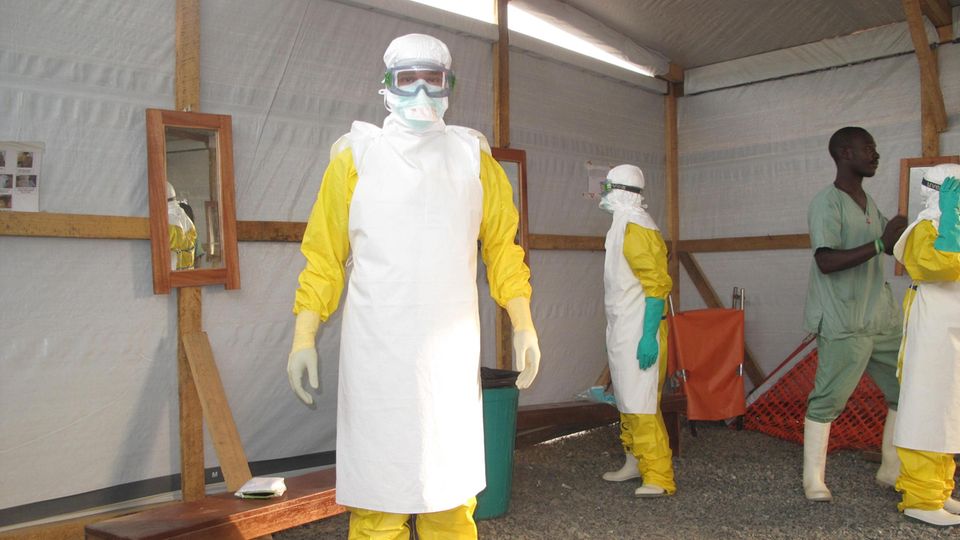 Hilfe in Krisengebieten: Einsatz während einer Ebola-Epidemie in Westafrika 2015 Einsatz während einer Ebola-Epidemie in Westafrika 2015