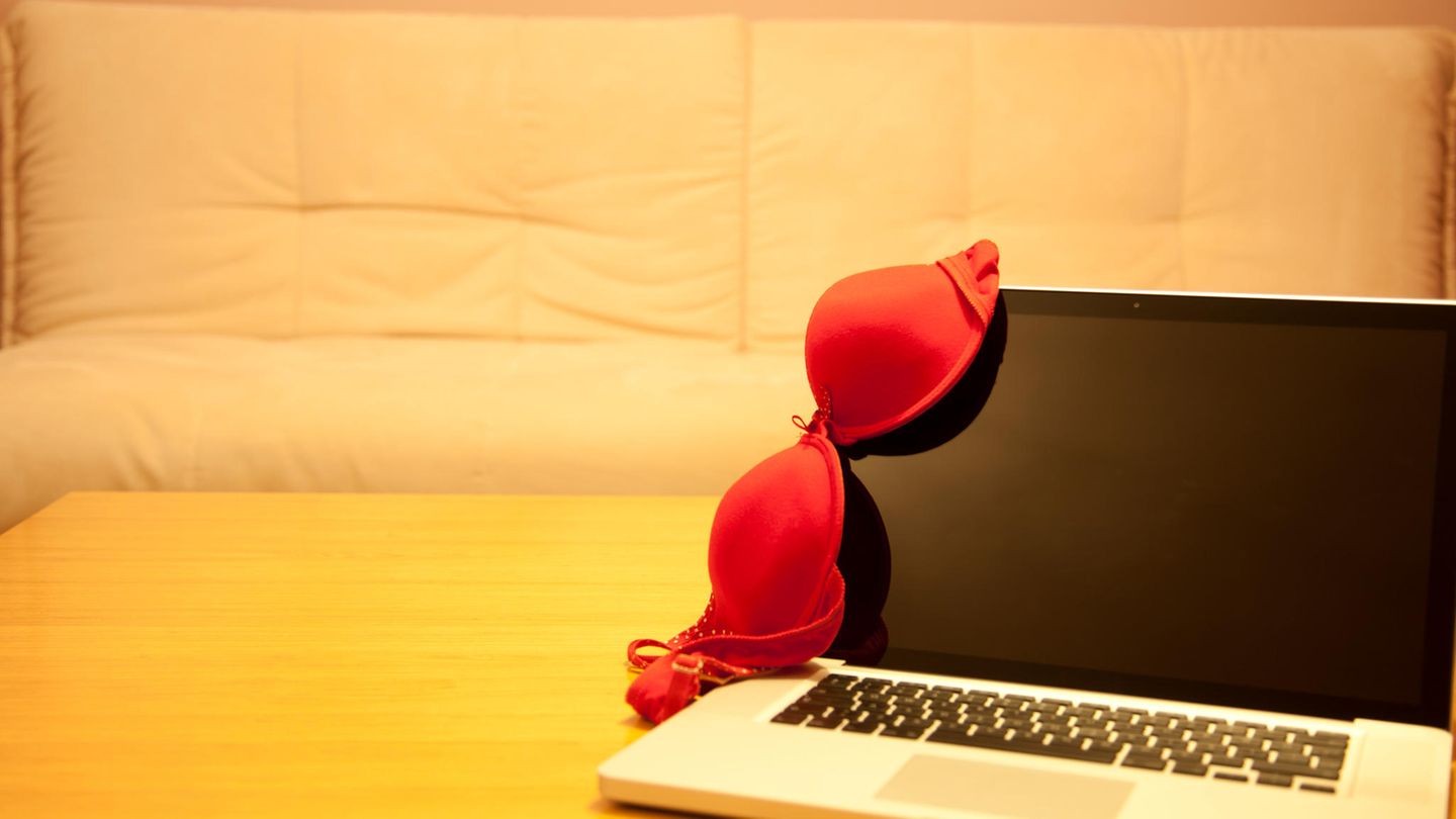 Porno am Arbeitsplatz Porno am Arbeitsplatz