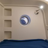 Bullauge in der Schlafkoje.