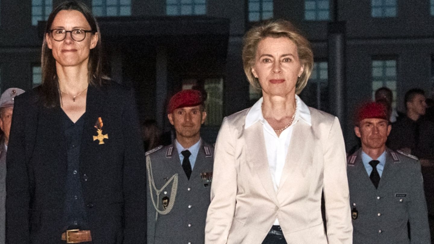 Katrin Suder (l.) und Ursula von der Leyen