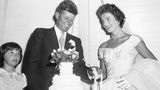 Jacqueline Lee Bouvier und John F. Kennedy bei ihrer Hochzeit