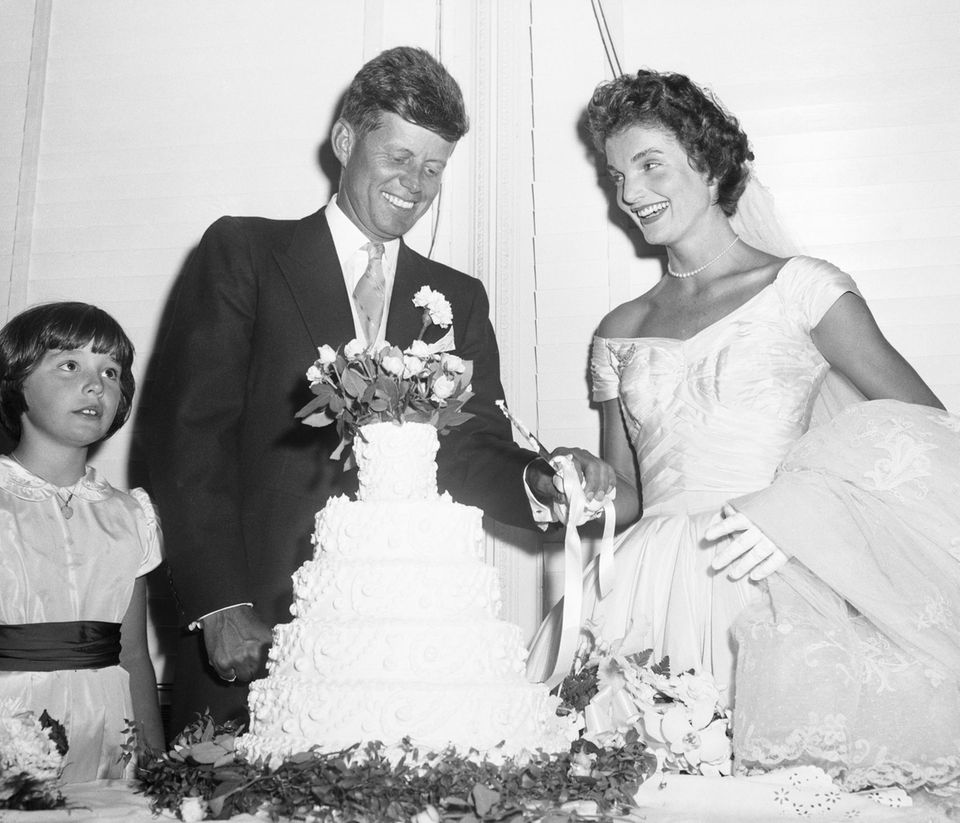 Jacqueline Lee Bouvier y John F Kennedy en su boda