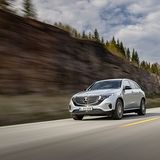 Nach 5,1 Sekunden erreicht der Mercedes EQC 400 4Matic Landstraßentempo