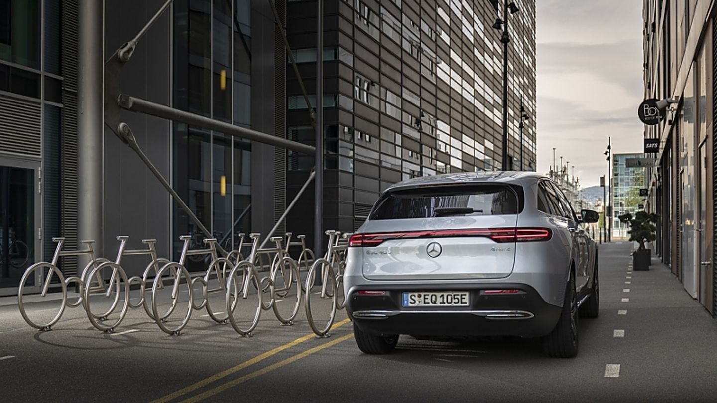 Der Mercedes EQC 400 4Matic kostet mindestens 71.281 Euro