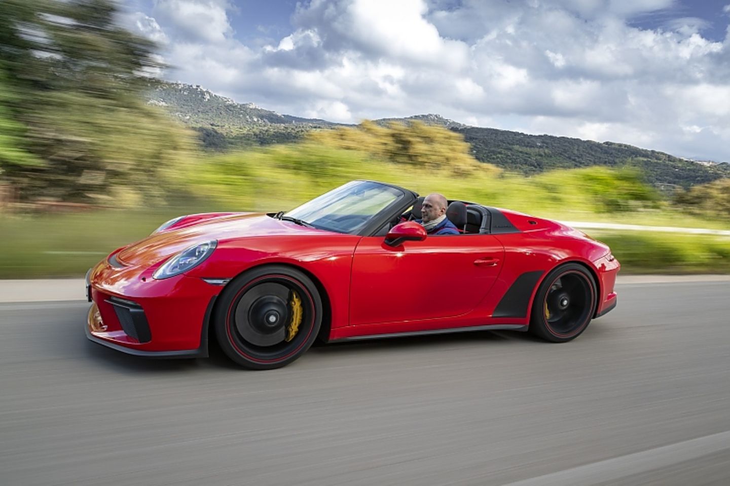 Der Porsche 911 Speedster erreicht nach vier Sekunden Landstraßentempo
