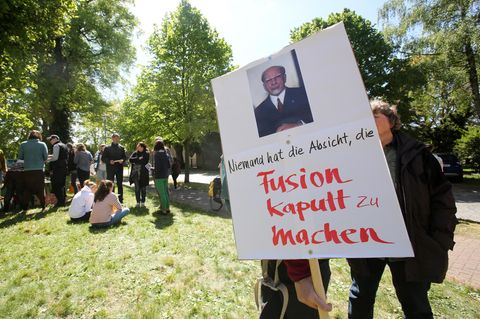 Wie wird die Debatte um die Polizeipräsenz auf der "Fusion" enden? Die Dorfbewohner hoffen auf eine baldige Lösung des Problems.