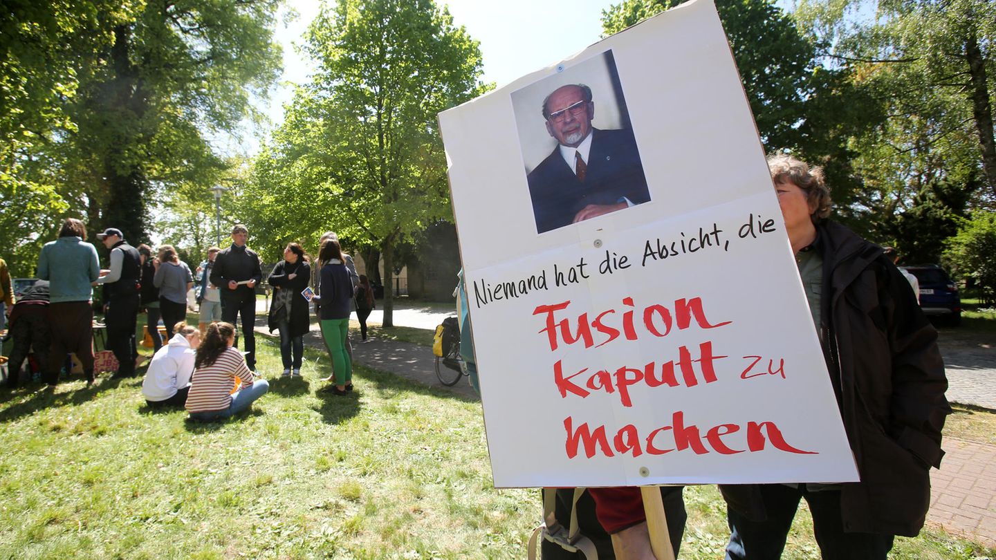 Wie wird die Debatte um die Polizeipräsenz auf der "Fusion" enden? Die Dorfbewohner hoffen auf eine baldige Lösung des Problems.