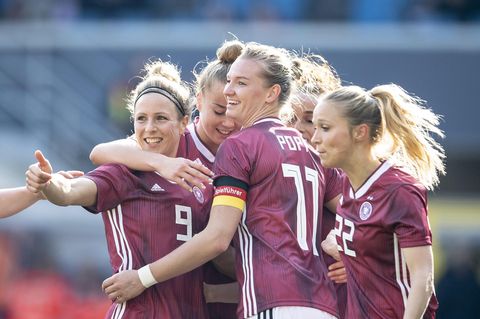 Commerzbank-Spot: Fußball-Frauen zeigen sich lässig zur WM 2019