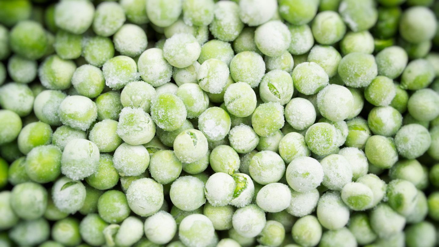Erbsen  TK-Erbsen sind in puncto Vitamingehalt oft den frischen Erbsen überlegen, denn sie werden direkt nach der Ernte schockgefroren. Wegen der Kälte bleiben Farbe und Geschmack oft gut erhalten, sodass keine Zusatzstoffe benötigt werden.