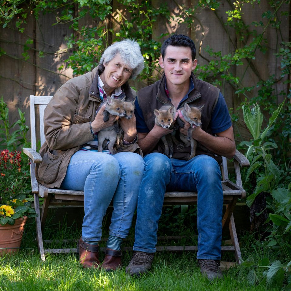 Chris und seine Mutter Jean mit Ginger, Biscuit, Big Tip und Little Tip Chris und seine Mutter Jean mit Ginger, Biscuit, Big Tip und Little Tip