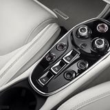 Typisches McLaren Bedienfeld, aber die Technik dahinter soll deutlich verbessert werden