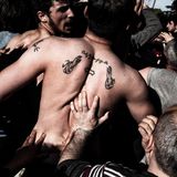 "Nur Gott kann mich richten", steht auf dem Rücken dieses Herrn. Da hat er sicher recht. Das heißt aber nicht, dass seine Gegner es nicht auch versuchen werden.