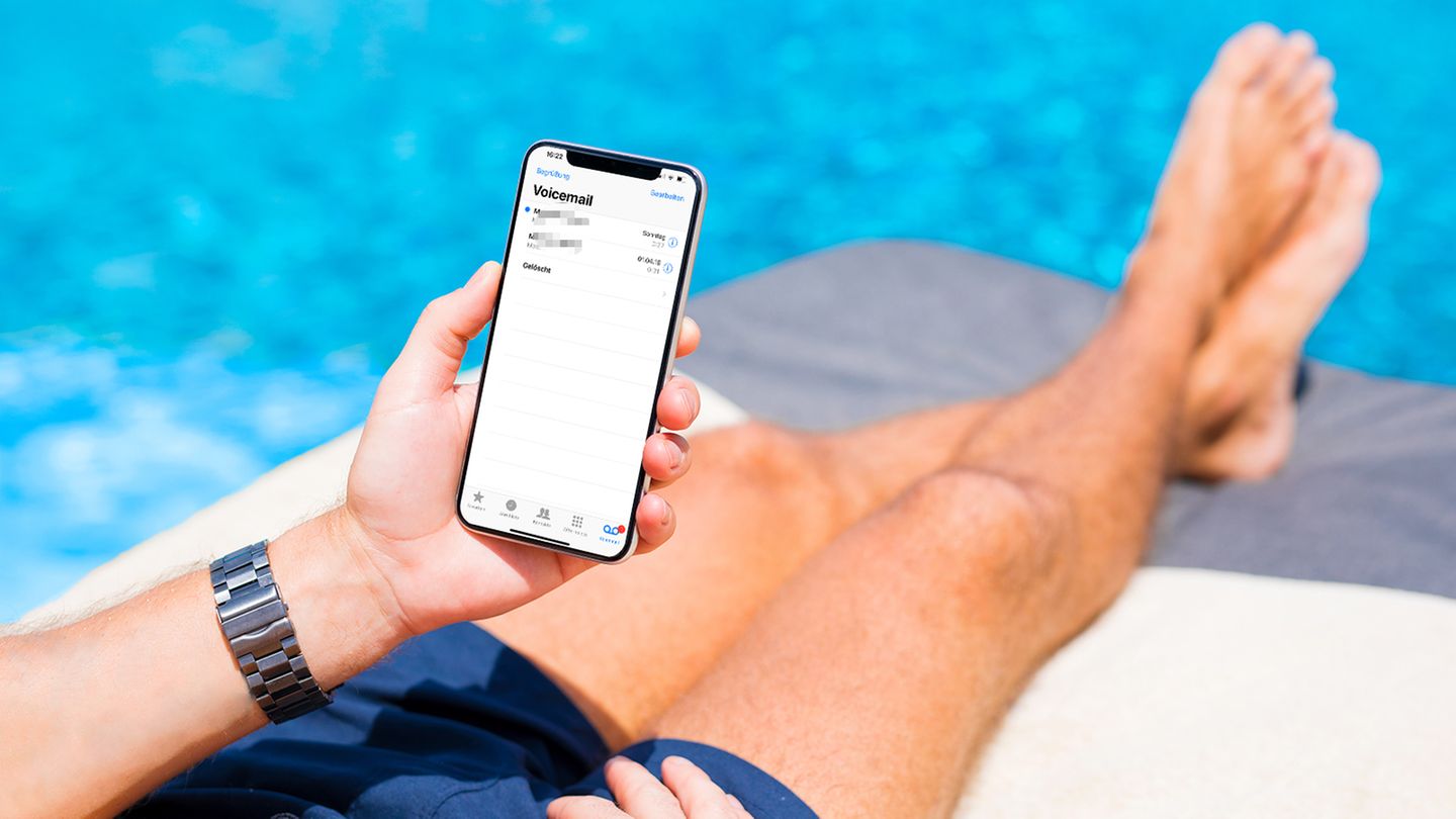 Magazin "Finanztest": Tipp 2: Kostenfalle Mailbox Vielen Mobilfunk-Kunden ist nicht klar, dass sie im Ausland oft nicht nur für das Abhören der Mailbox zahlen - sondern auch für hinterlassene Nachrichten. Es kann sich also lohnen, sie einfach abzuschalten. Wenden Sie sich dazu vor der Abreise einfach an Ihren Provider. Tipp 2: Kostenfalle Mailbox Vielen Mobilfunk-Kunden ist nicht klar, dass sie im Ausland oft nicht nur für das Abhören der Mailbox zahlen - sondern auch für hinterlassene Nachrichten. Es kann sich also lohnen, sie einfach abzuschalten. Wenden Sie sich dazu vor der Abreise einfach an Ihren Provider.