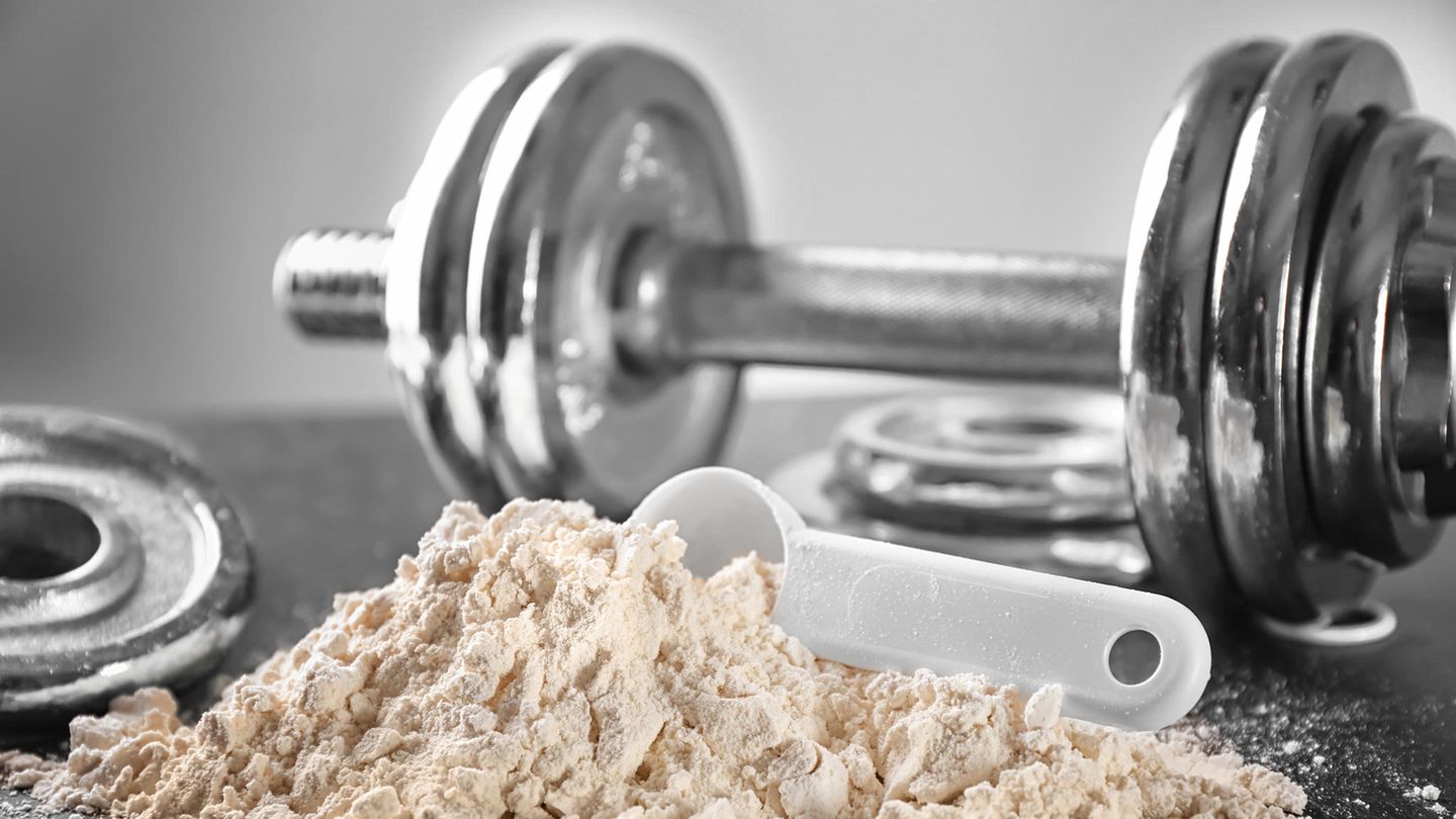 Veganes Proteinpulver besteht aus rein pflanzlichen Inhaltsstoffen und unterstützt den natürlichen Muskelaufbau