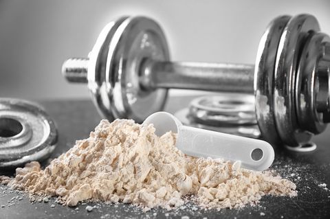 Veganes Proteinpulver besteht aus rein pflanzlichen Inhaltsstoffen und unterstützt den natürlichen Muskelaufbau