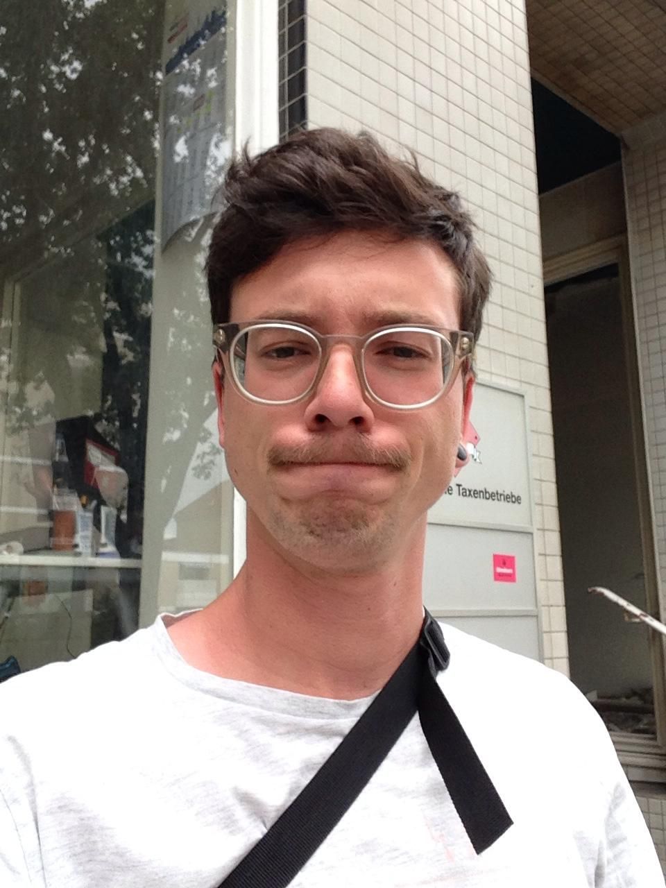 Moritz macht eine Ausbildung zum Veranstaltungskaufmann Moritz macht eine Ausbildung zum Veranstaltungskaufmann