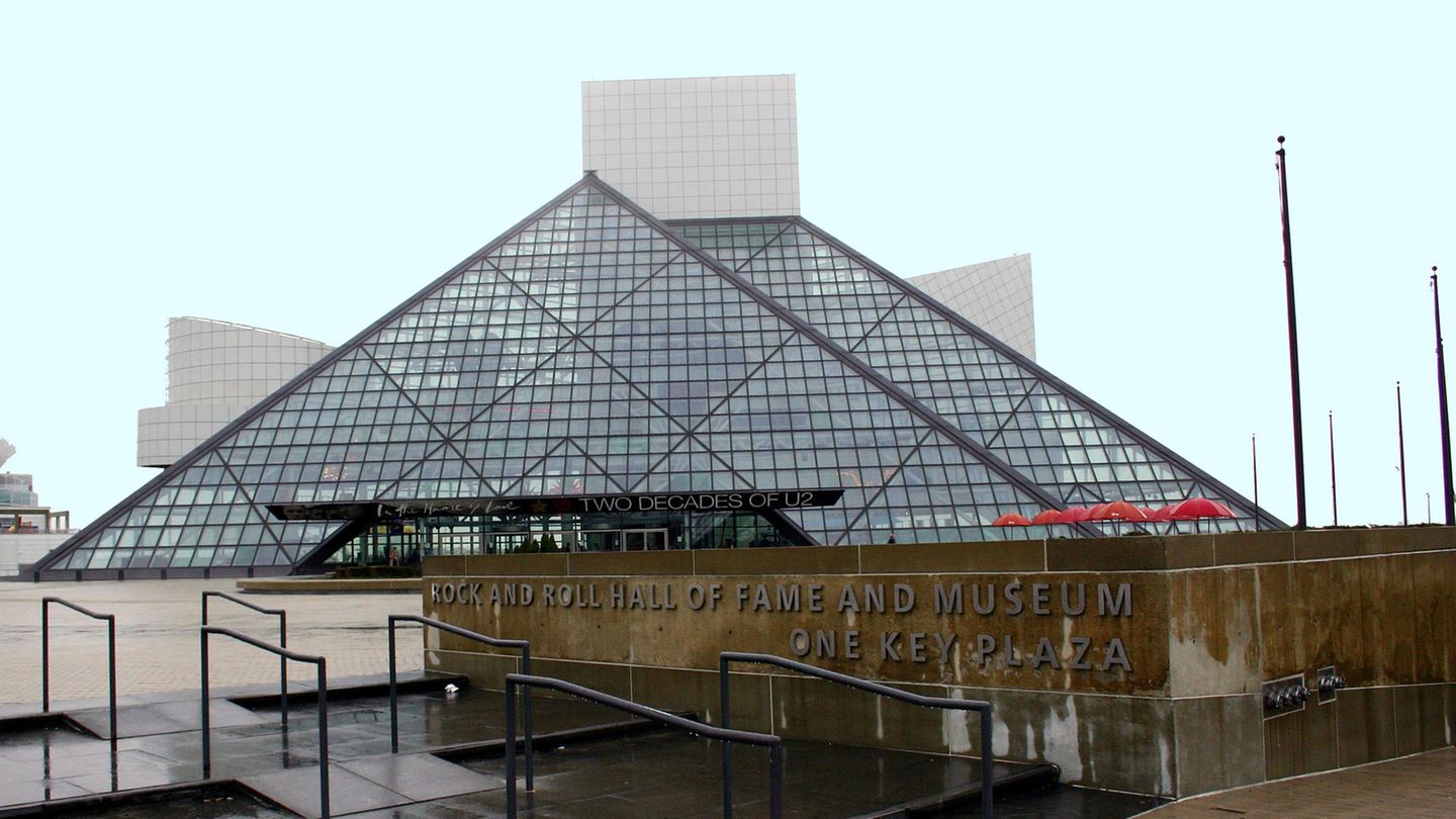 dDe Rock and Roll Hall of Fame in Ohio