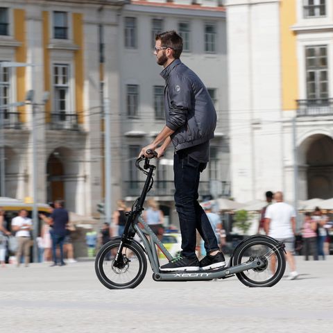 Gebaut für die Kurzstrecke: Nach 30 Kilometern ist Schluss beim BMW