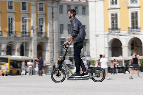 Gebaut für die Kurzstrecke: Nach 30 Kilometern ist Schluss beim BMW