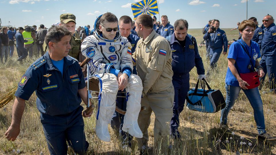 Kosmonaut Juri Malentschenko zurück auf der Erde