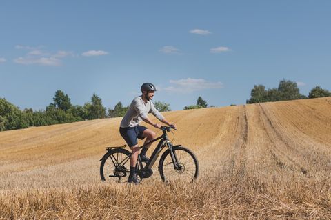 Mit dem Entice kann es auch mal über einen  Feldweg gehen.