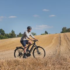 Mit dem Entice kann es auch mal über einen  Feldweg gehen.