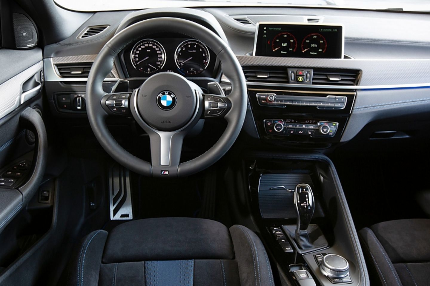 BMW Cockpit mit typischen Bedienkonzept
