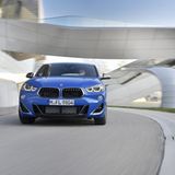 Der BMW X2 M35i erreicht nach 5,0 Sekunden Landstraßen-Tempo
