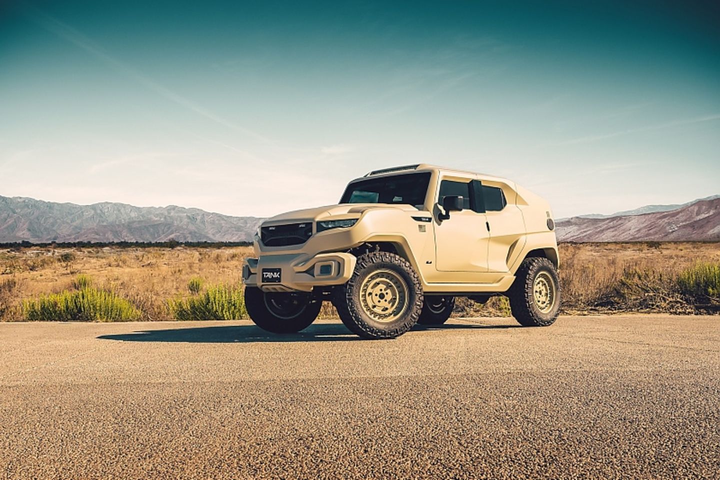 Den Rezvani Tank gib es auch als Military Edition