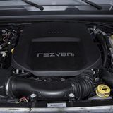 Der Rezvani Tank Batcave hat einen V8-Motor, der 368 kW / 500 PS leitet