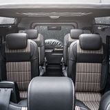 Der Innenraum des Flying Huntsman Civilian Carrier kann individuell ausstaffiert werden: entweder luxuriös oder möglichst geräum