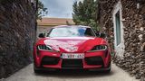 Große Lufteinlässe prägen die Front des Toyota GR Supra