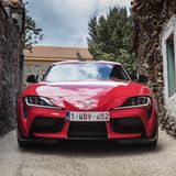 Große Lufteinlässe prägen die Front des Toyota GR Supra
