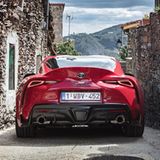 Das Heck des Toyota GR Supra ist deutlich strukturiert