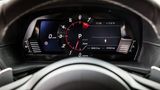 Im Mittelpunkt des digitalen Kombiinstruments des Toyota GR Supra steht der Drehzahlmesser