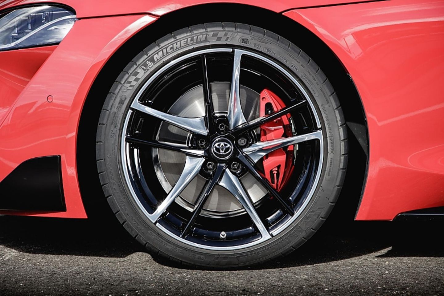 Bremsen von Brembo stoppen den Toyota GR Supra