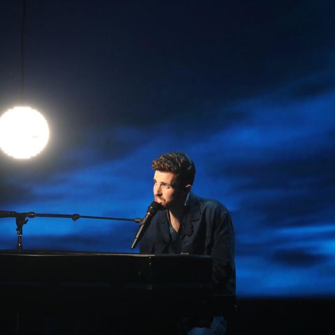 Duncan Laurence aus den Niederlanden tritt im Finale des Eurovision Song Contests (ESC) 2019 auf.