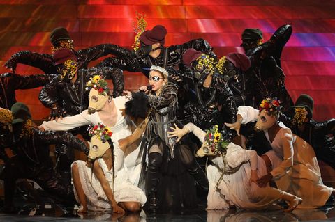 Madonna bei ihrem bizarren Auftritt beim ESC 
