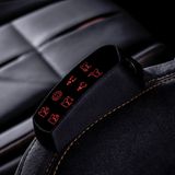 Der Hightech-Kindersitz prüft auch, ob der Nachwuchs richtig angeschnallt ist