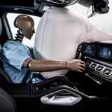 Da beim autonomen Fahren die Sitzordnung anders sein wird, werden größere und anders geformte Airbags zum Einsatz kommen