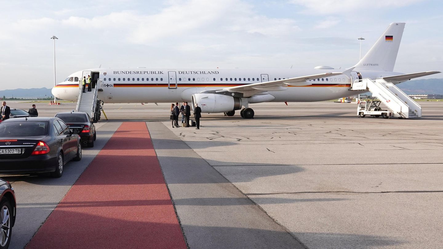 Im Mai 2019 kann Bundesaußenminister Heiko Maas (SPD) erst mit einstündiger Verspätung zu einem Besuch in Bulgarien starten: Der Airbus A321 der Flugbereitschaft der Bundeswehr hatte Probleme mit der Hilfsturbine.