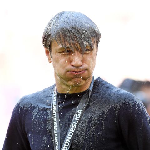 Bayern-Coach Niko Kovac nach einer Bierdusche am letzten Spieltag
