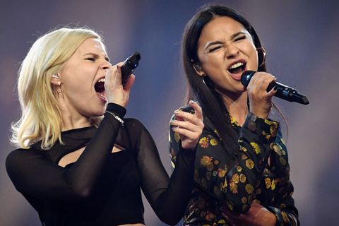 Laura Kästel (r.) und Carlotta Trumann von der Band S!sters