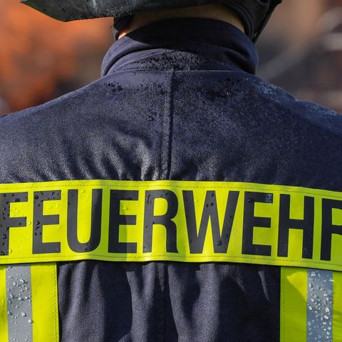 Mutter soll Wohnung angezündet und ihre Kinder im Feuer zurückgelassen haben