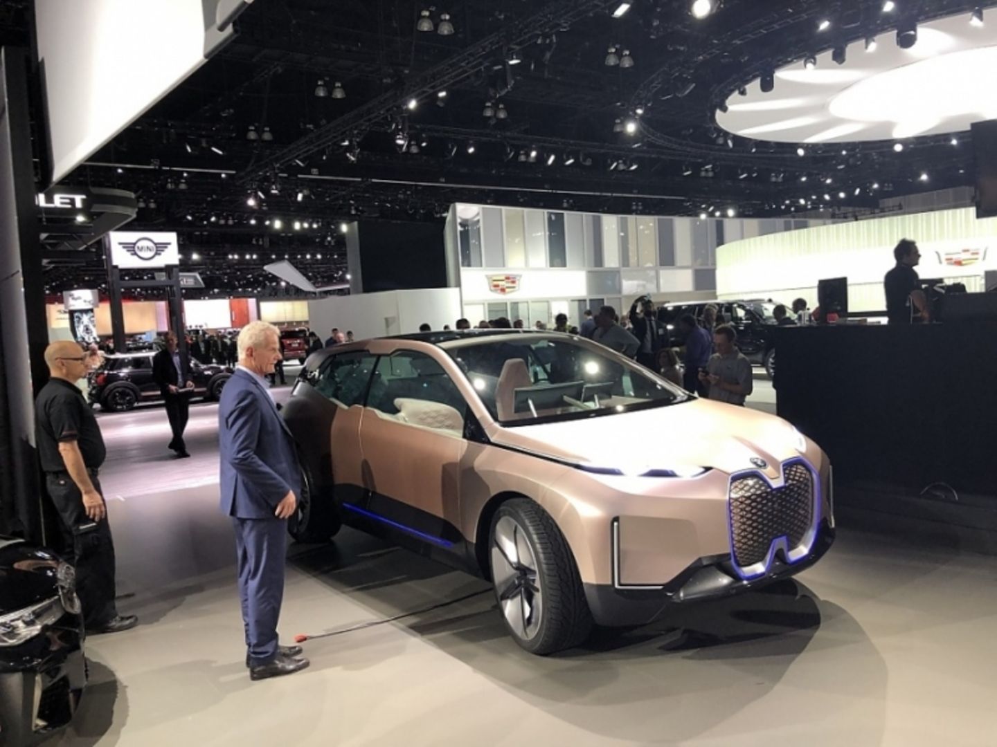 Die Zahl der Elektromobile wird auch in Deutschland bald rasant steigen: BMW iNext